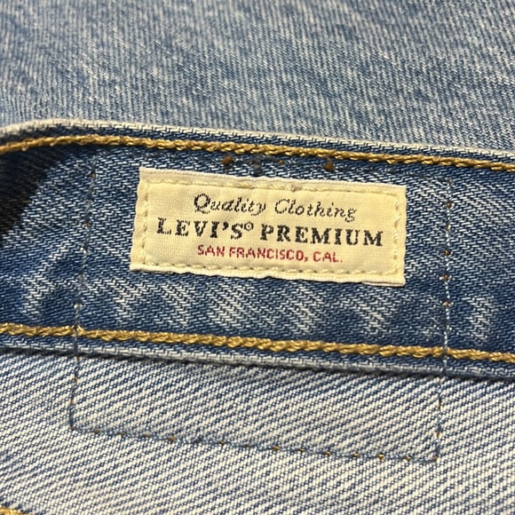 Levi’s W 501 Straight Leg Light Wash - Picture 6 of 9